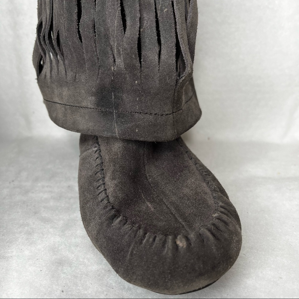 Born Banbury Gray Suede Leather Heel Fringe Ankle Booties Slip On Size 7.5 - Picture 9 of 10